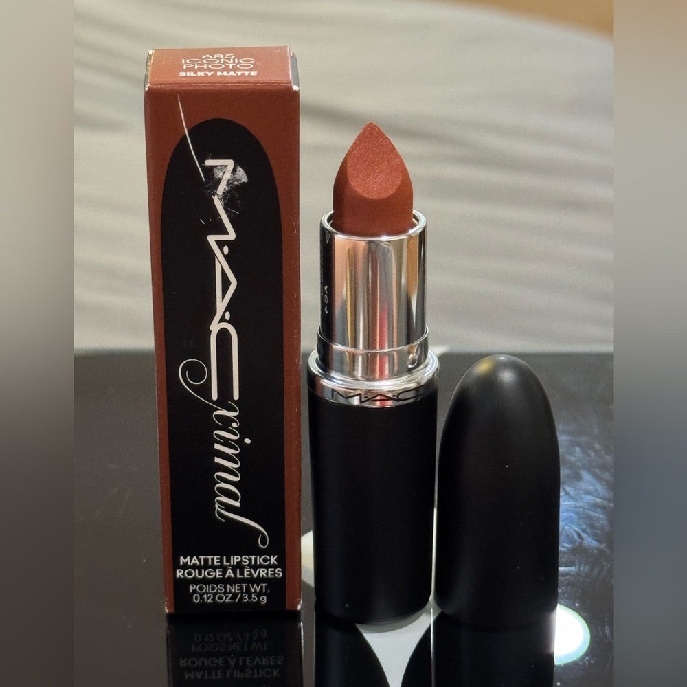 MAC Cosmetics Macximal Matte Lipstick in Shade 685 Iconic Photo